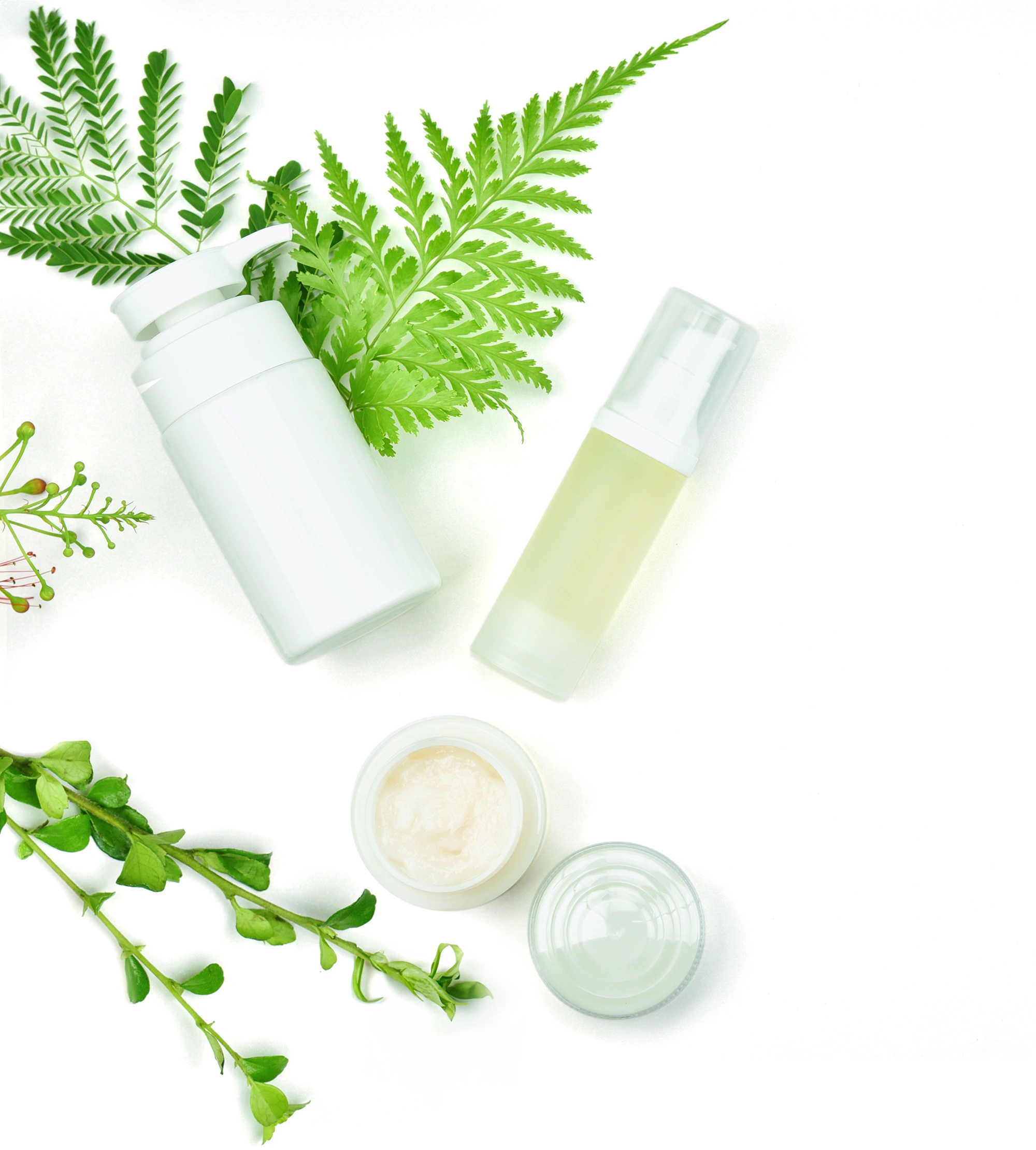 Frischer Hintergrund für hochwertige Pflegeprodukte aus Ihrer Apotheke.